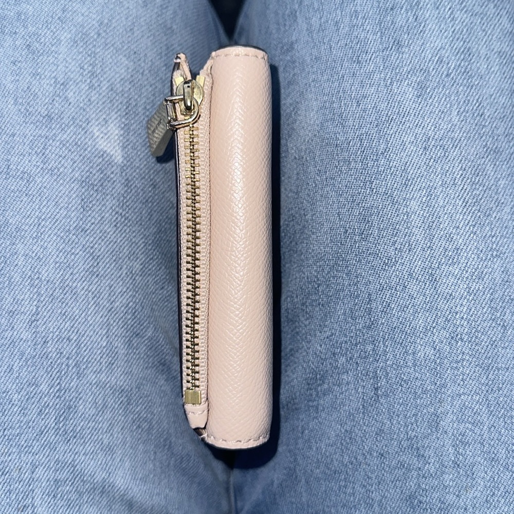 Michael Kors Blush Pink Wallet with gold hardware - Picture 6 of 12